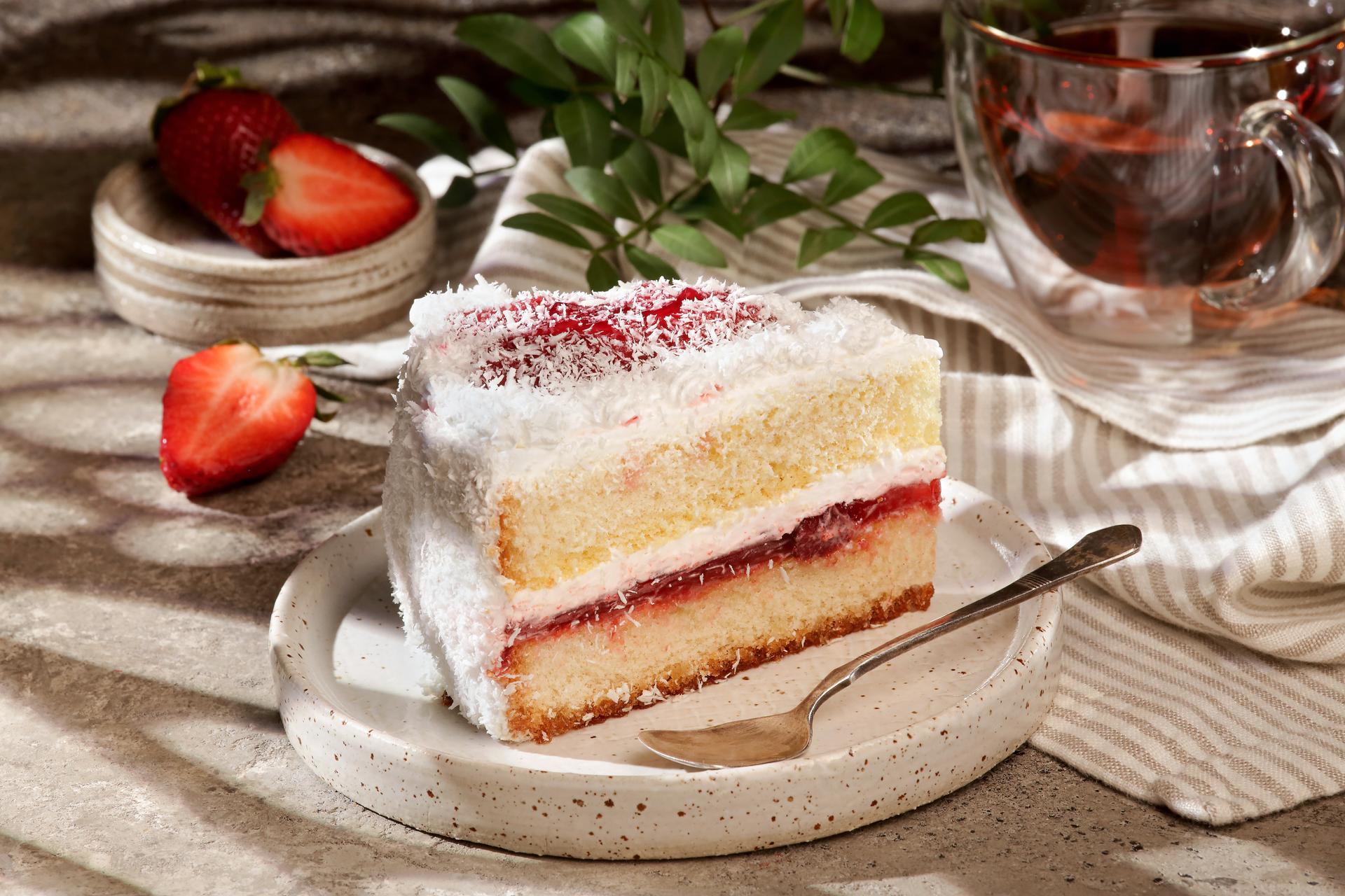 Пирожное бисквитное "Клубничное", 160гр